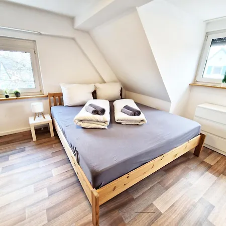 Daire Zauberhafte Dachwohnung Zum Traeumen Bei Europapark Rheinhausen